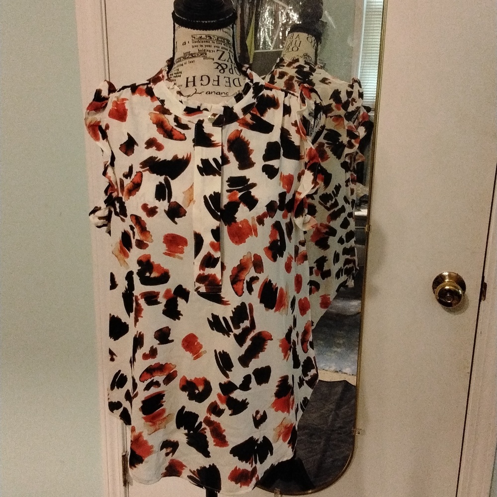 Women's NWT Orange/Brown Flutter Sleeve Top front button closure by DKNY Size M
